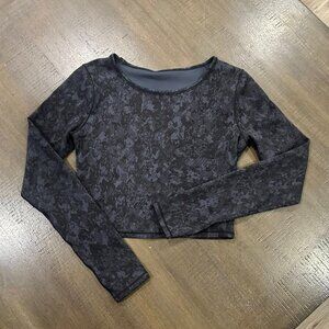 LULULEMON long street sleeve Ebb in gray and black military style size 4